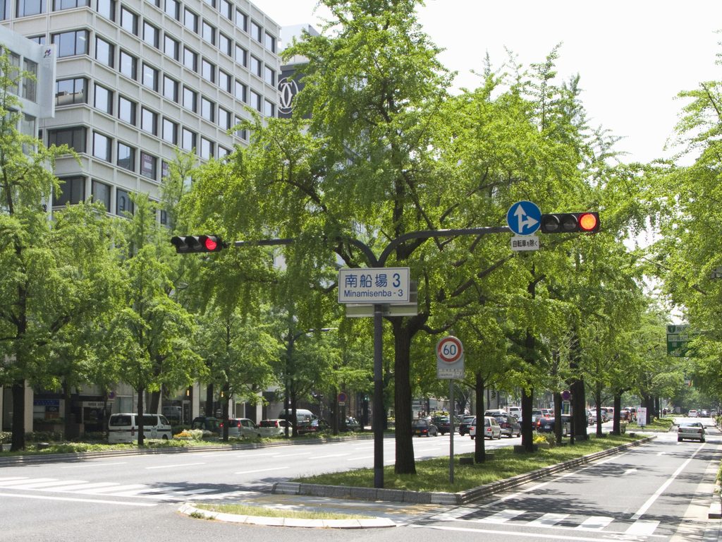 大阪市中央区南船場3丁目の御堂筋